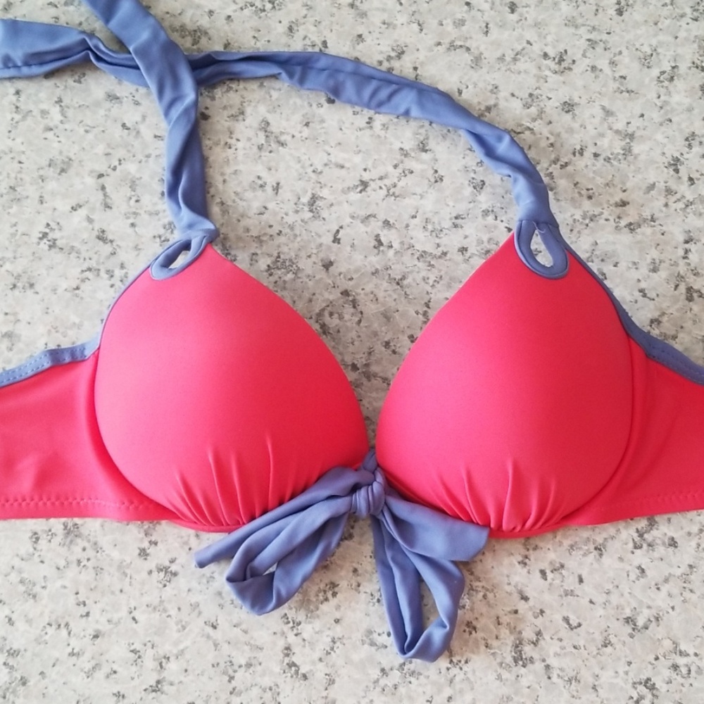 NWOT Cute Bikini Top
